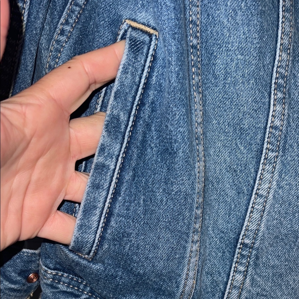 Old Navy Blue Denim Jean Jacket - Women's Casual Button Front - Picture 5 of 9